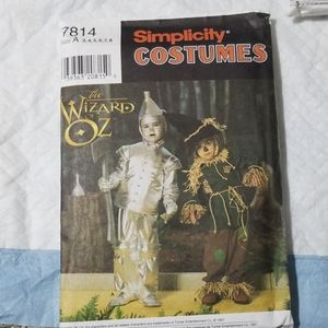 Simplicity costumes: Wizard of Oz, Tinman scarecro